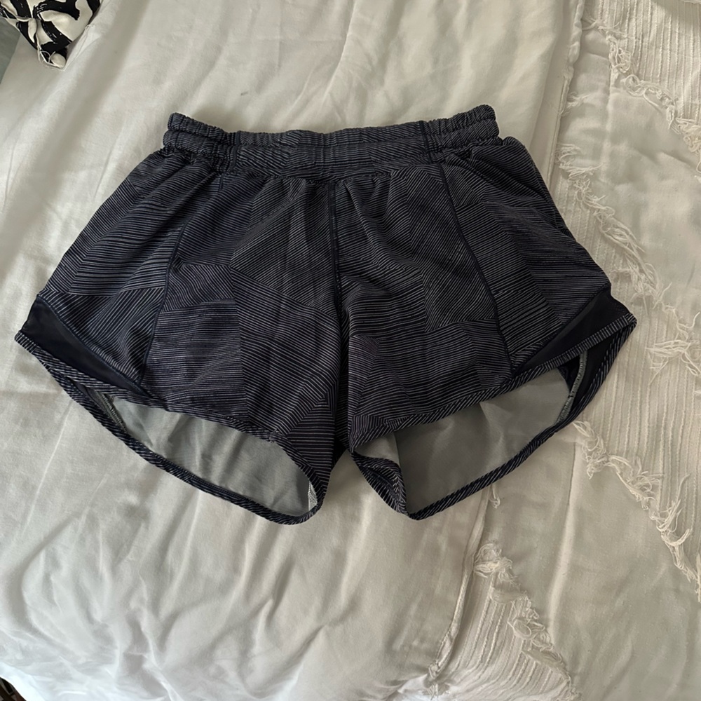 Lululemon Hotty Hot Short 2.5